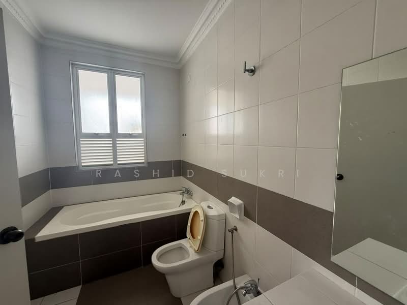Rumah Teres 3 Tingkat untuk Disewa di Shah Alam (Selangor) - Rashid Sukri - Bathroom - PropertyGuru.com.my
