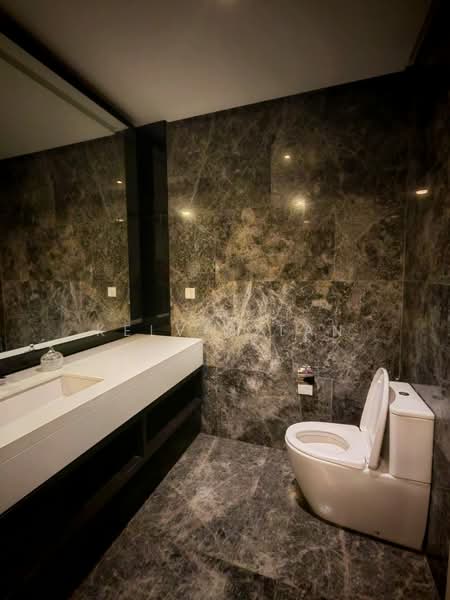 Servis Apartment untuk Disewa di Straits Residences - Kelvin Tan - Bathroom - PropertyGuru.com.my