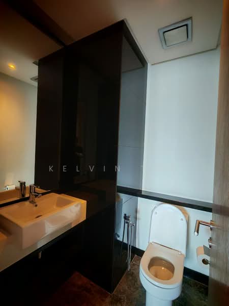 Servis Apartment untuk Disewa di Straits Residences - Kelvin Tan - Bathroom - PropertyGuru.com.my