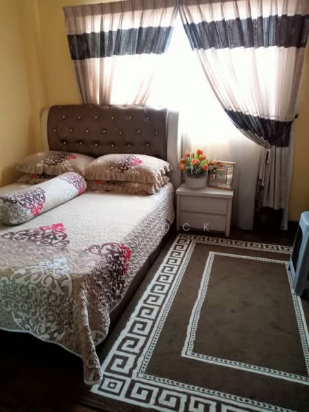 Apartment for Sale at Vista Seri Putra - YS Lock - Bedroom - PropertyGuru.com.my