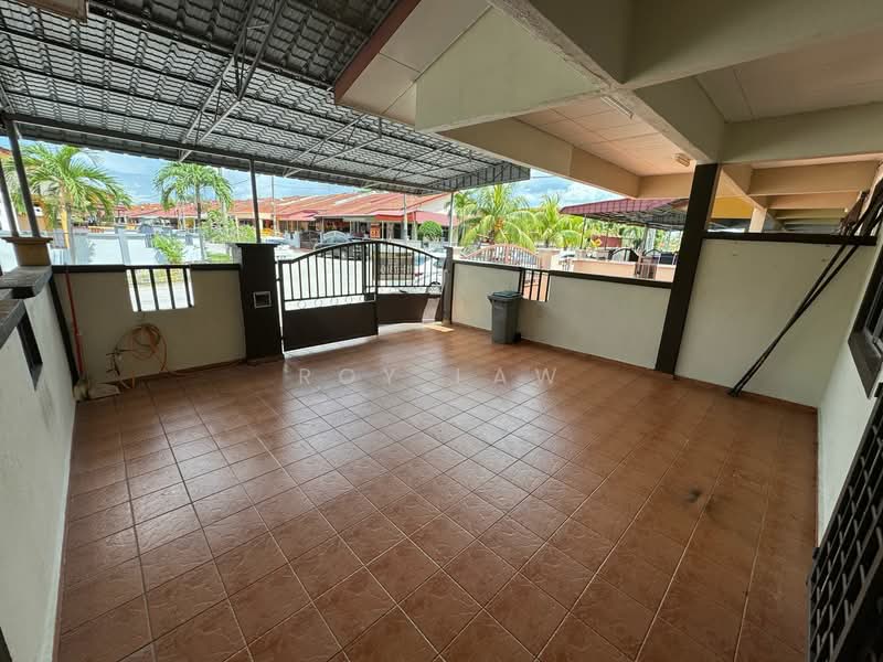 Rumah Teres untuk Disewa di Bandar Dataran Segar (Lukut) - Roy Law - Exterior - PropertyGuru.com.my