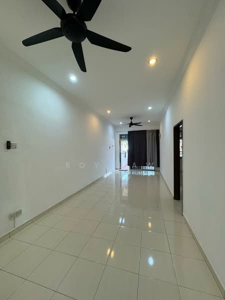 Rumah Teres untuk Disewa di Bandar Dataran Segar (Lukut) - Roy Law - Living Room - PropertyGuru.com.my