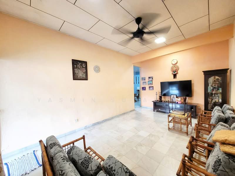 1-storey Terraced House for Sale in Semenyih (Selangor) - Yasmin Sulaiman - Living Room - PropertyGuru.com.my