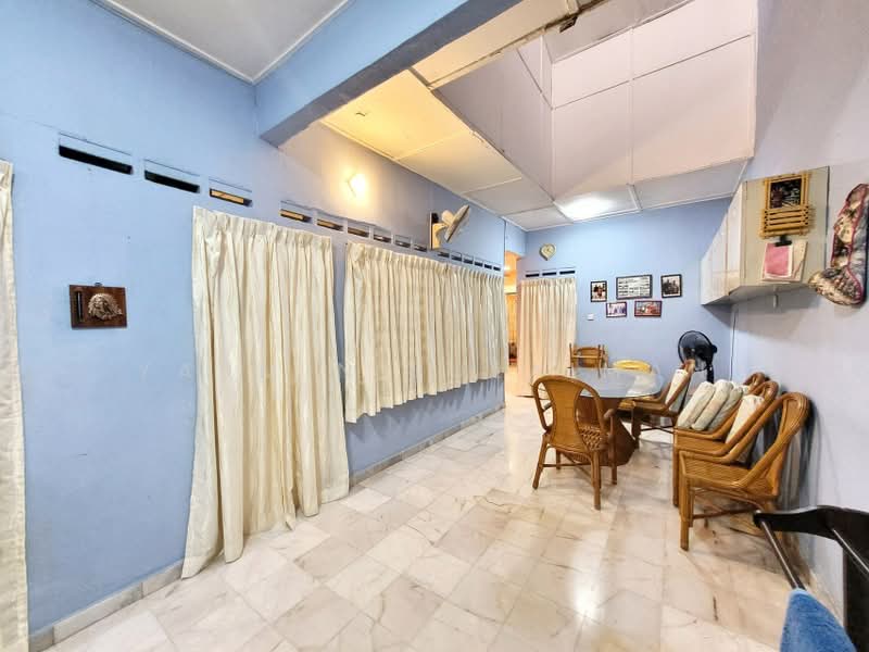 1-storey Terraced House for Sale in Semenyih (Selangor) - Yasmin Sulaiman - Living Room - PropertyGuru.com.my