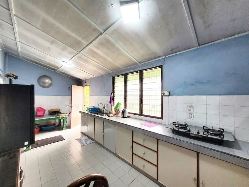 1-storey Terraced House for Sale in Semenyih (Selangor) - Yasmin Sulaiman - Kitchen - PropertyGuru.com.my