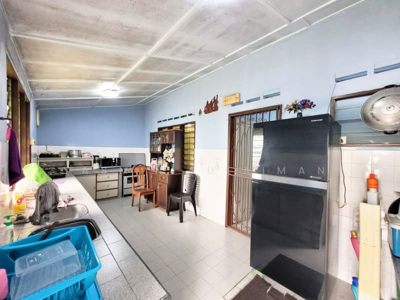 1-storey Terraced House for Sale in Semenyih (Selangor) - Yasmin Sulaiman - Kitchen - PropertyGuru.com.my