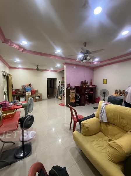 2-storey Terraced House for Sale in Taman Raja Nong (Klang) - Ivy Por - Living Room - PropertyGuru.com.my