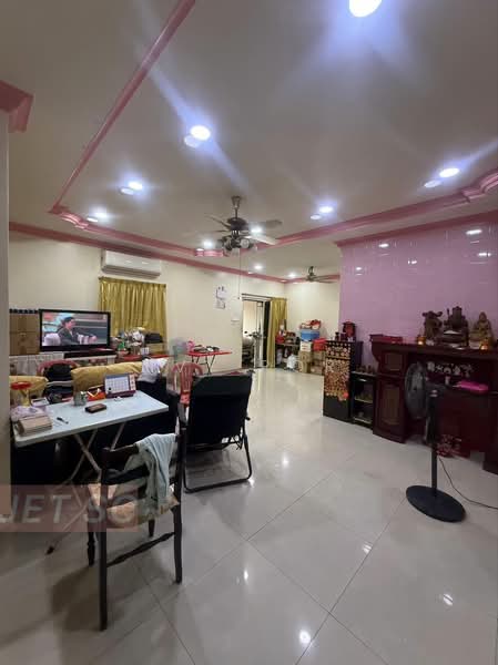2-storey Terraced House for Sale in Taman Raja Nong (Klang) - Ivy Por - Living Room - PropertyGuru.com.my
