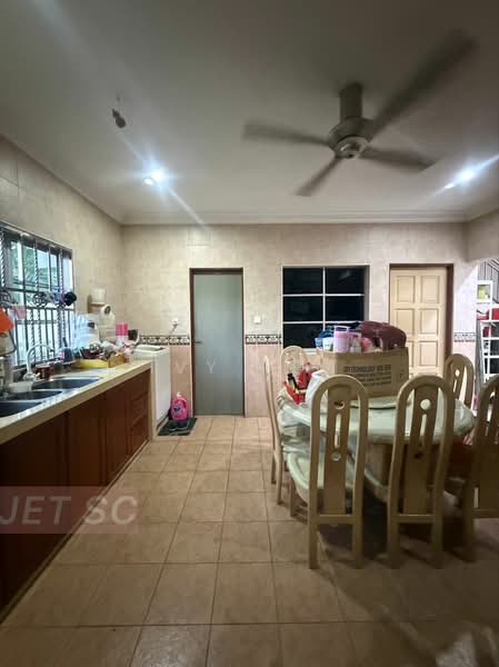2-storey Terraced House for Sale in Taman Raja Nong (Klang) - Ivy Por - Kitchen - PropertyGuru.com.my
