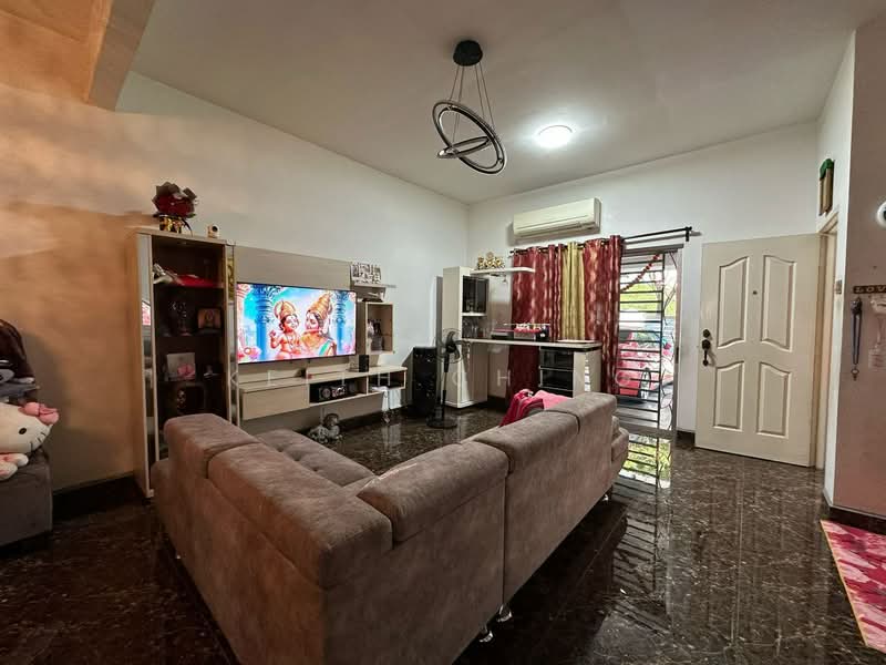 2-storey Terraced House for Sale in Taman Bestari Indah (Ulu Tiram) - Keith Ching - Living Room - PropertyGuru.com.my