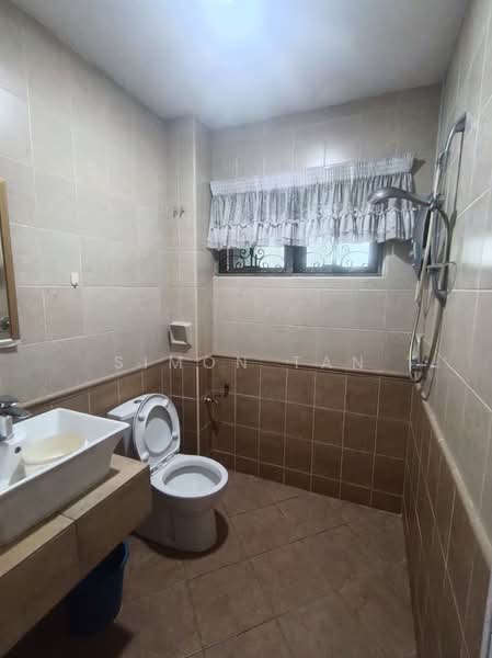 Rumah Teres 2 Tingkat untuk Disewa di SS19 (Subang Jaya) - Simon Tan - Bathroom - PropertyGuru.com.my