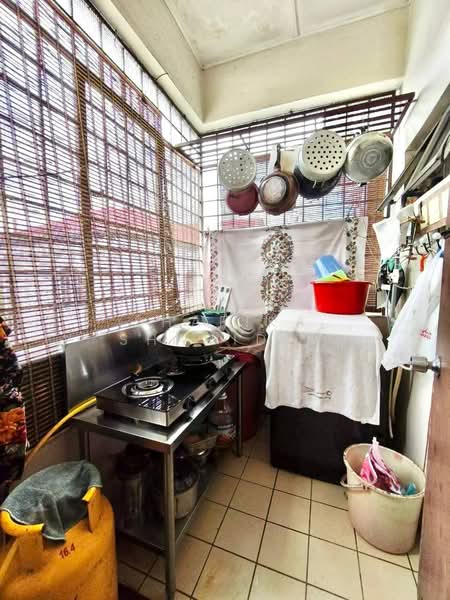 Pangsapuri untuk Dijual di Casa Venicia Apartment - Shafika Shahidin - Kitchen - PropertyGuru.com.my