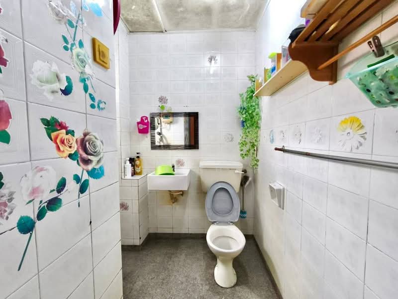 Pangsapuri untuk Dijual di Casa Venicia Apartment - Shafika Shahidin - Bathroom - PropertyGuru.com.my