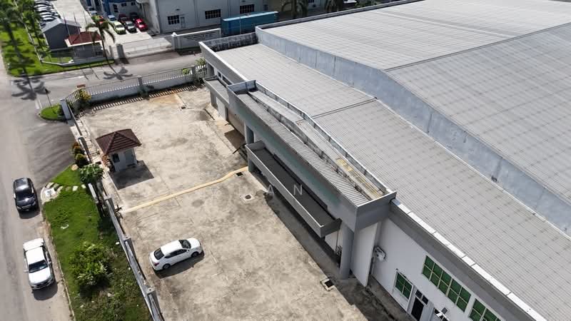 Kilang untuk Disewa di Taman Desa Cemerlang (Ulu Tiram) - Guan . - Exterior - PropertyGuru.com.my