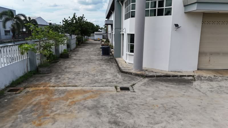 Kilang untuk Disewa di Taman Desa Cemerlang (Ulu Tiram) - Guan . - Exterior - PropertyGuru.com.my