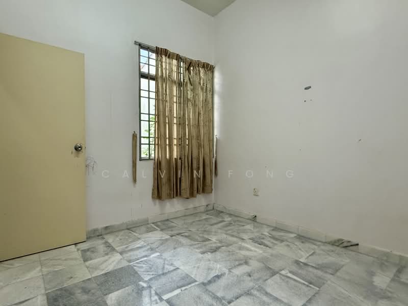 2-storey Terraced House for Rent in Bandar Laguna Merbok (Sungai Petani) - Calvin Fong - Ground floor guest room - PropertyGuru.com.my