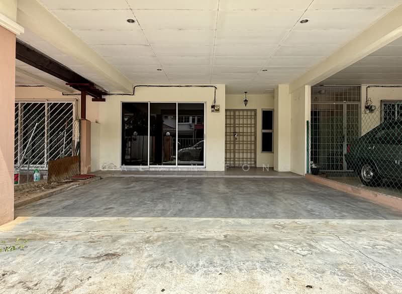 2-storey Terraced House for Rent in Bandar Laguna Merbok (Sungai Petani) - Calvin Fong - Huge car porch - PropertyGuru.com.my