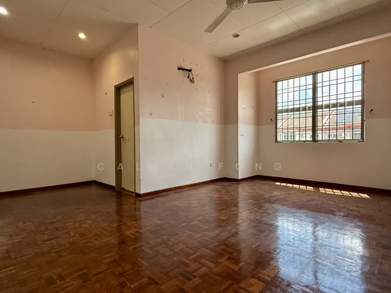 2-storey Terraced House for Rent in Bandar Laguna Merbok (Sungai Petani) - Calvin Fong - Part of master bedroom - PropertyGuru.com.my