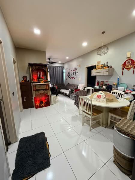 Servis Apartment untuk Dijual di Sky Oasis Residence (Pangsapuri Oasis 1) - Ee Fong Toh - Living Room - PropertyGuru.com.my