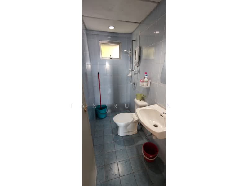 Kondominium untuk Dijual di Angkasa Condominiums - Tan Ru Xin - Bathroom - PropertyGuru.com.my