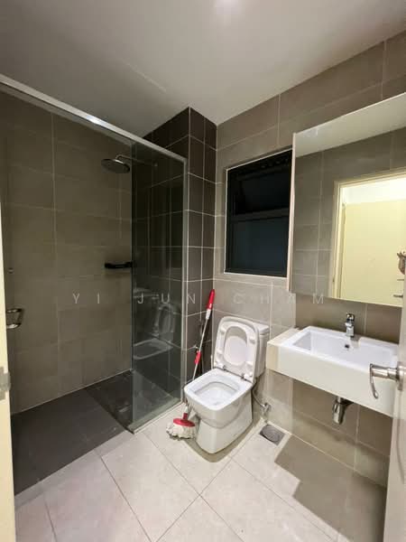 Kondominium untuk Disewa di Lakeville Residence - Yi Jun Cham - Bathroom - PropertyGuru.com.my
