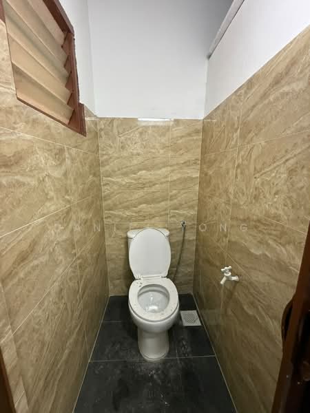 2-storey Terraced House for Sale in Taman Air Biru (Pasir Gudang) - Daniel Yong - Bathroom - PropertyGuru.com.my