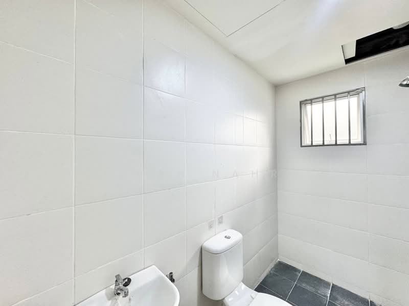 Pangsapuri untuk Dijual di Harmoni 1 - Ilman Nahri - Bathroom - PropertyGuru.com.my