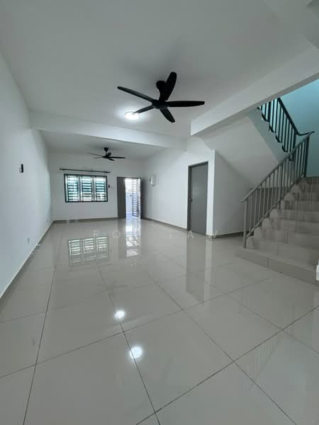Rumah Teres 2 Tingkat untuk Disewa di Port Dickson (Negeri Sembilan) - Roy Law - Living Room - PropertyGuru.com.my