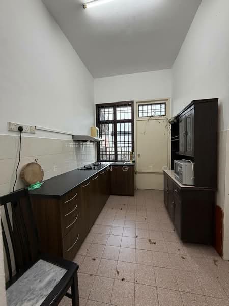 2-storey Terraced House for Sale in Taman Dato' Chellam (Ulu Tiram) - Ee Fong Toh - Kitchen - PropertyGuru.com.my