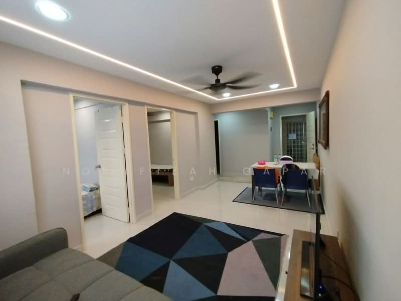 Rumah Flat untuk Dijual di Pangsapuri Putra Damai - NoraFizah Gapar - Living Room - PropertyGuru.com.my