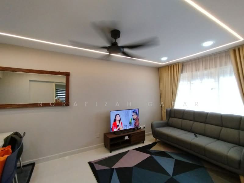 Rumah Flat untuk Dijual di Pangsapuri Putra Damai - NoraFizah Gapar - Living Room - PropertyGuru.com.my