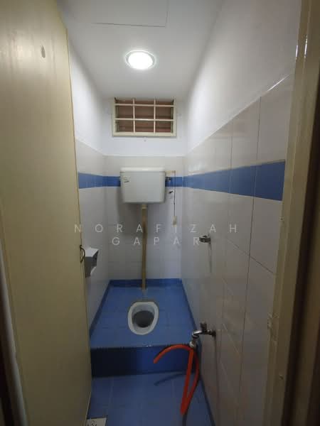 Flat for Sale at Putra Damai - NoraFizah Gapar - Bathroom - PropertyGuru.com.my