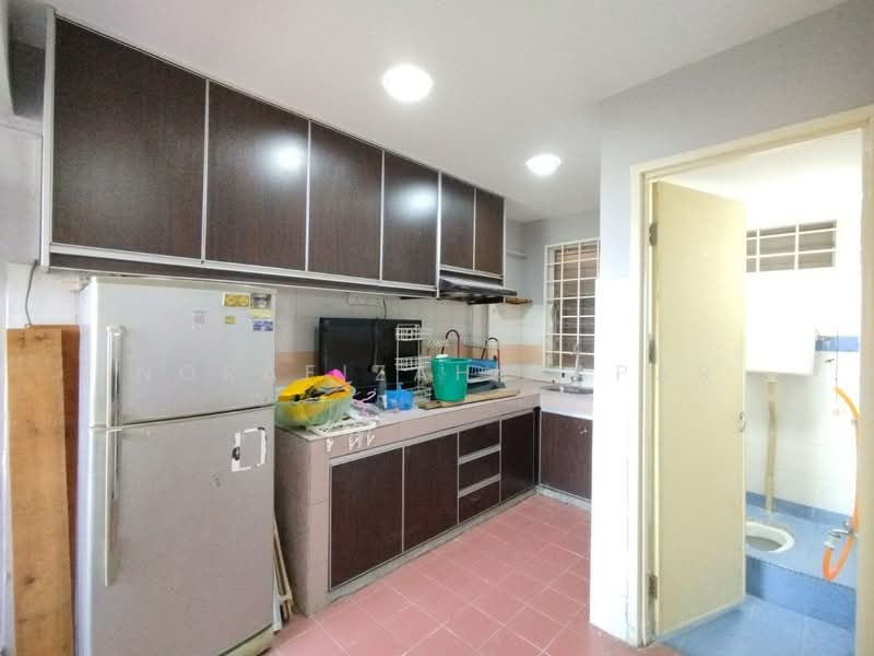 Flat for Sale at Putra Damai - NoraFizah Gapar - Kitchen - PropertyGuru.com.my