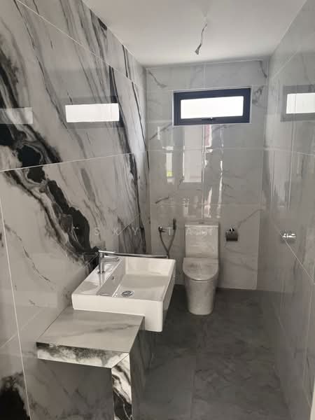 Semi-Detached House for Sale in Bandar Uda Utama (Johor Bahru) - Sky Tan - Bathroom - PropertyGuru.com.my