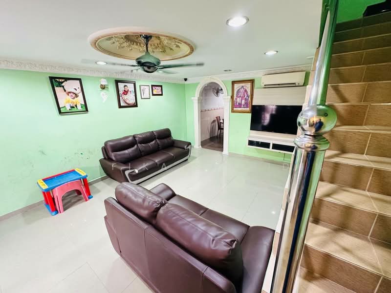 Rumah Teres untuk Dijual di Taman Samudra Teres (Batu Caves) - Shafika Shahidin - Living Room - PropertyGuru.com.my