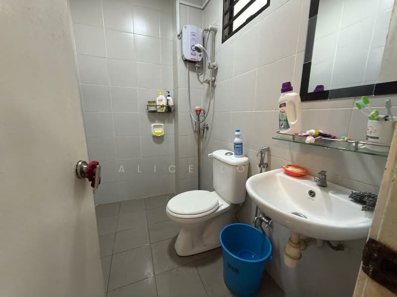 Rumah Teres 2 Tingkat untuk Disewa di Rawang (Selangor) - Alice Low - Bathroom - PropertyGuru.com.my