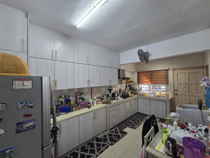 2-storey Terraced House for Sale in Prima Saujana (Kajang) - Mahirah . - Kitchen - PropertyGuru.com.my