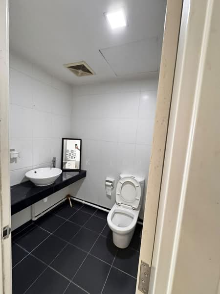 Condominium for Rent at Residence 8 - JK Lau - Bathroom - PropertyGuru.com.my