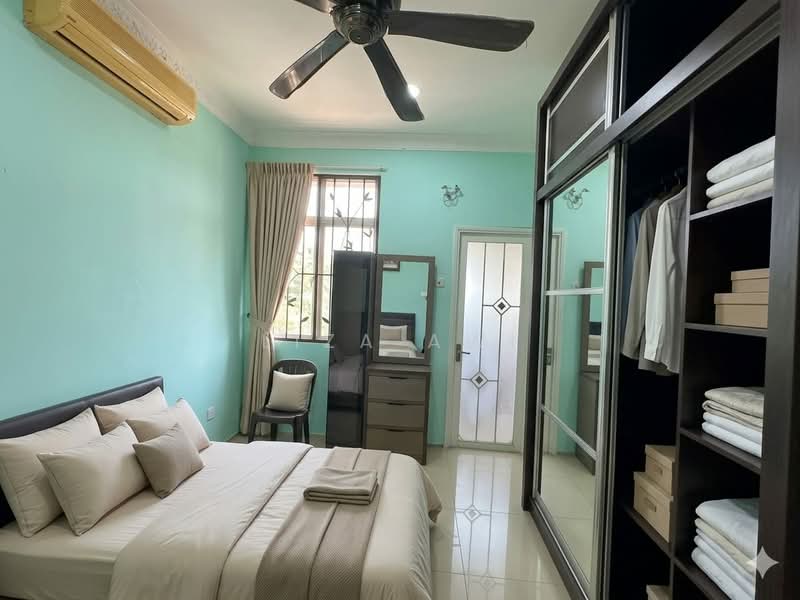 Rumah Teres 2 Tingkat untuk Dijual di Seksyen 4 (Bangi) - Liza Awi - Bedroom - PropertyGuru.com.my