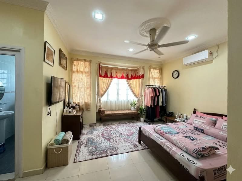 Rumah Teres 2 Tingkat untuk Dijual di Seksyen 4 (Bangi) - Liza Awi - Bedroom - PropertyGuru.com.my