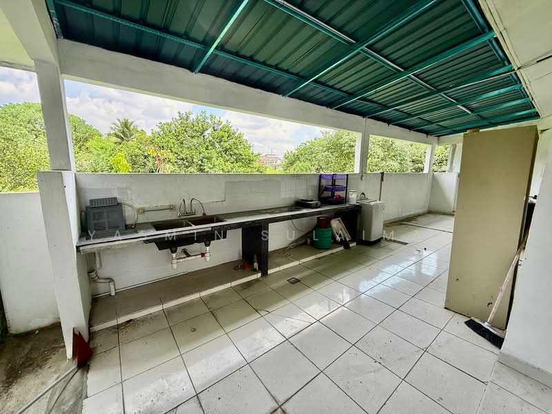 Rumah Berkembar untuk Dijual di Telok Panglima Garang (Selangor) - Yasmin Sulaiman - Balcony - PropertyGuru.com.my