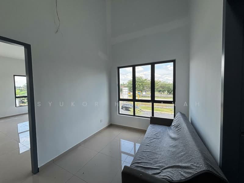 Rumah Teres 2 Tingkat untuk Dijual di Telok Panglima Garang (Selangor) - Syukor Hartanah - Living Room - PropertyGuru.com.my