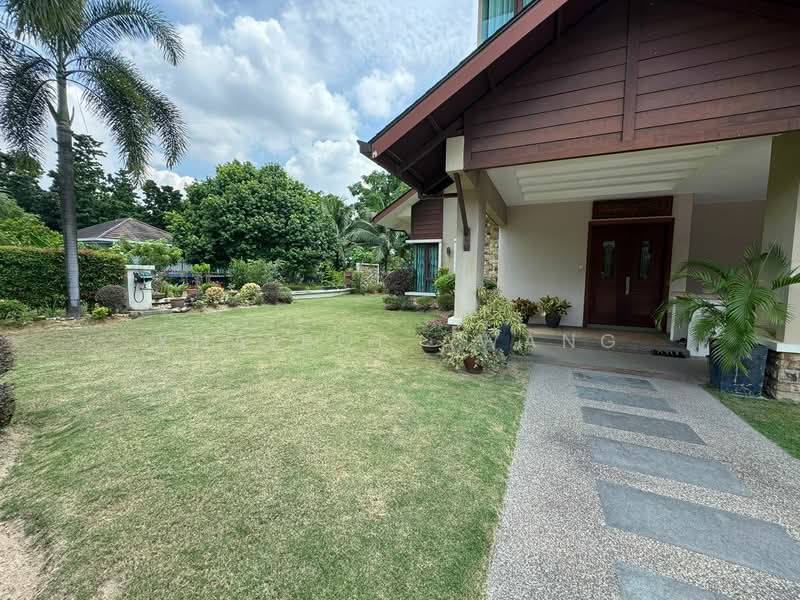 Rumah Berkembar untuk Dijual di Bukit Jelutong (Shah Alam) - Khairol Awang - Exterior - PropertyGuru.com.my