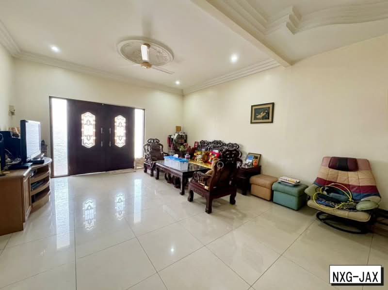 Rumah Banglo untuk Dijual di Taman Johan Setia (Klang) - Ivy Por - Living Room - PropertyGuru.com.my