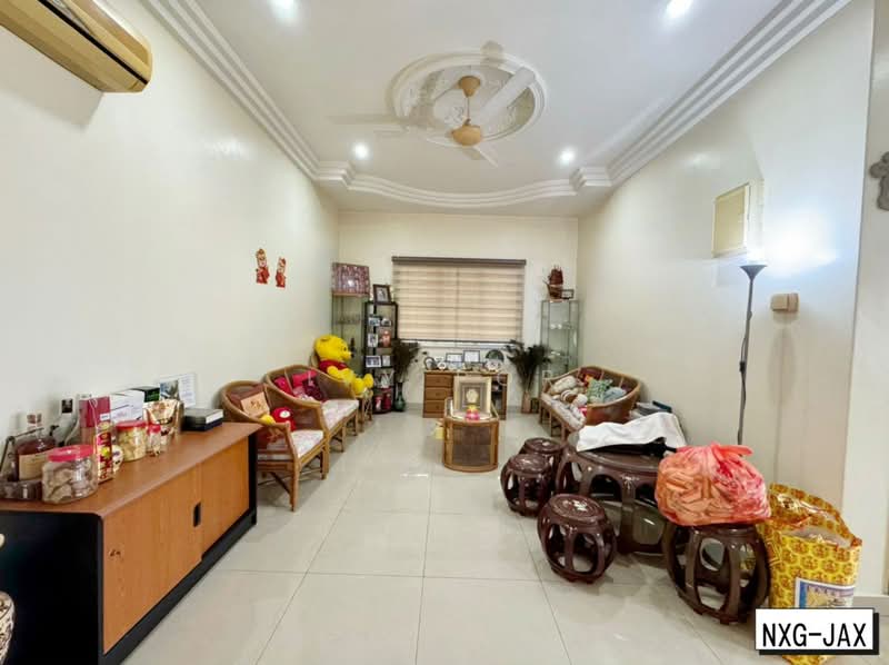 Rumah Banglo untuk Dijual di Taman Johan Setia (Klang) - Ivy Por - Living Room - PropertyGuru.com.my