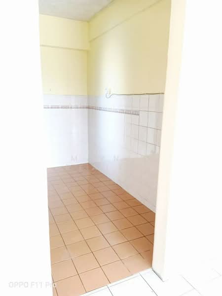 Apartment for Sale at Golden Height (Taman Mas) - Maznee Realtor - Kitchen - PropertyGuru.com.my