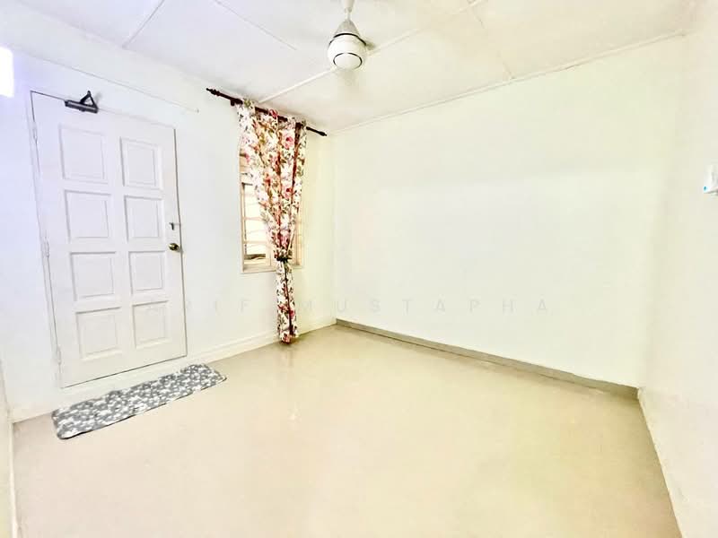 2-storey Terraced House for Sale in Seksyen 1a (Petaling Jaya) - Arif Mustapha - Entrance - PropertyGuru.com.my