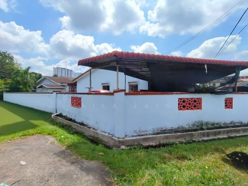 1-storey Terraced House for Sale in Taman Sri Intan (Kajang) - Laila Zain - Exterior - PropertyGuru.com.my