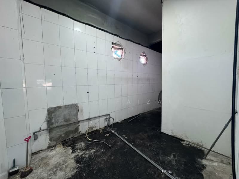 Shop for Rent in Bandar Baru Bangi (Selangor) - Mohd Faizal - Interior - PropertyGuru.com.my