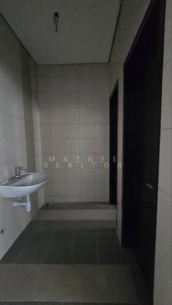 Shop / Office for Rent in Cyberjaya (Selangor) - Maznee Realtor - Bathroom - PropertyGuru.com.my